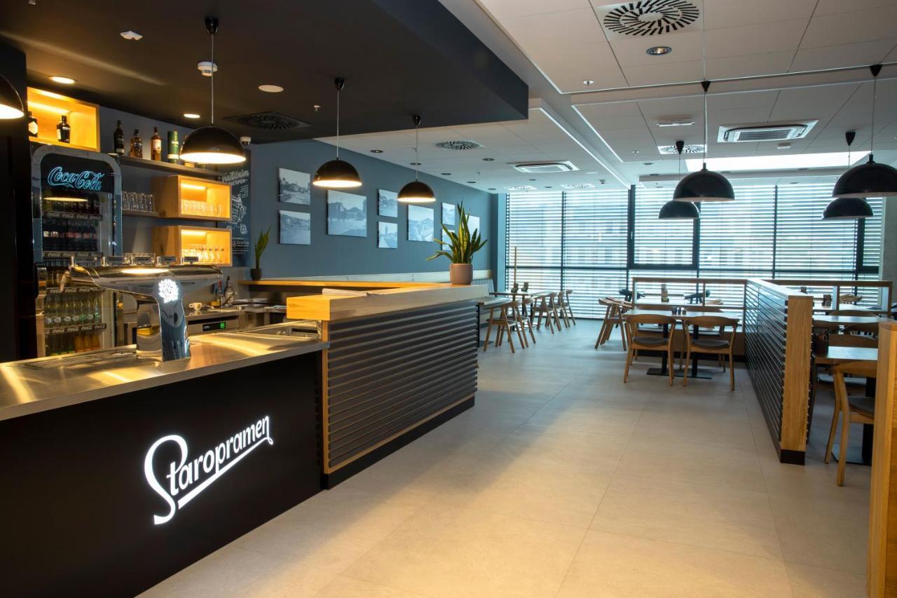 Hotel Smetanova Vsetin Luaran gambar