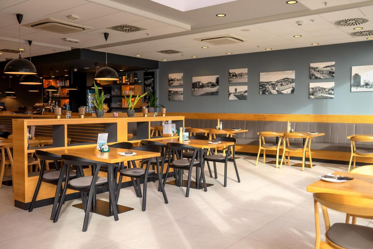 Hotel Smetanova Vsetin Luaran gambar